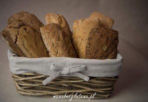 Wolna chleby w koszyku