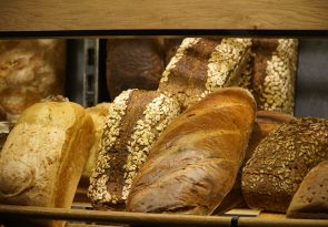 „Bezglutenowy” a bezglutenowy – czy każdy chleb jest bezpieczny?