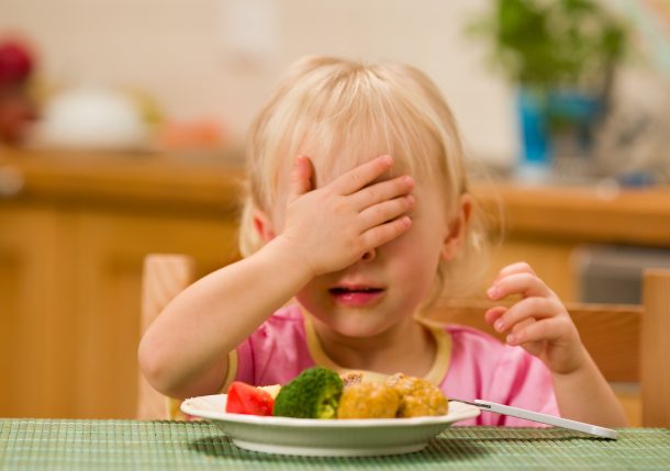 Gdy dziecko mówi „nie” jedzeniu – neofobia żywieniowa