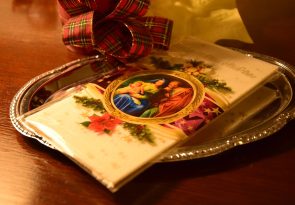 Opłatki świąteczne z Przekreślonym Kłosem na wigilijny stół